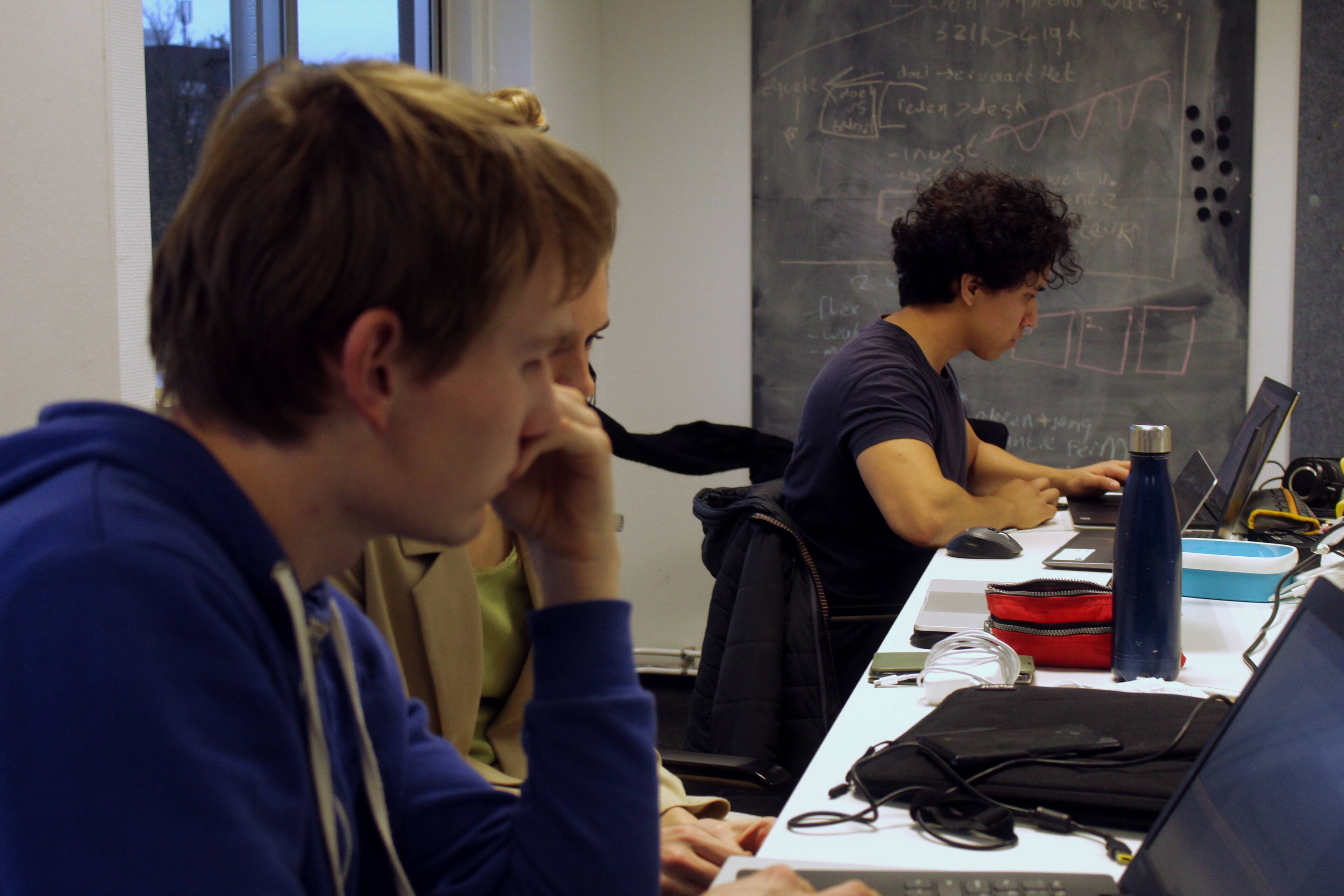 MBO graphic design class